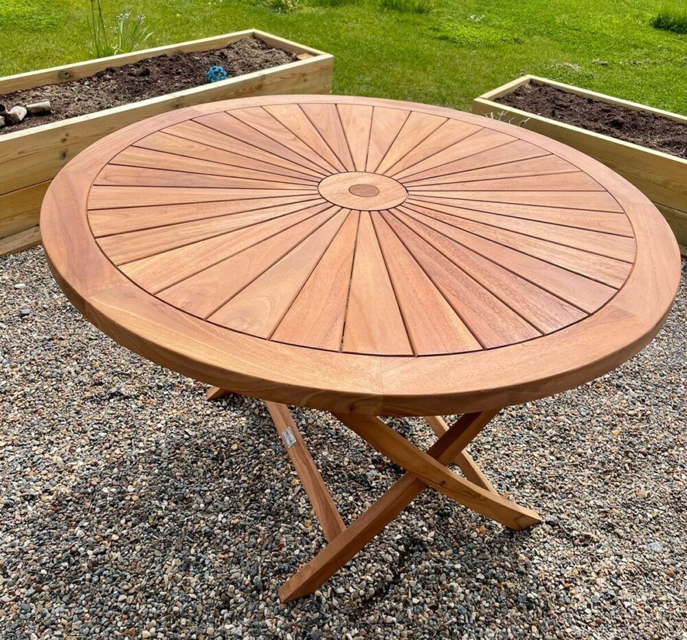 Folding round garden table deals